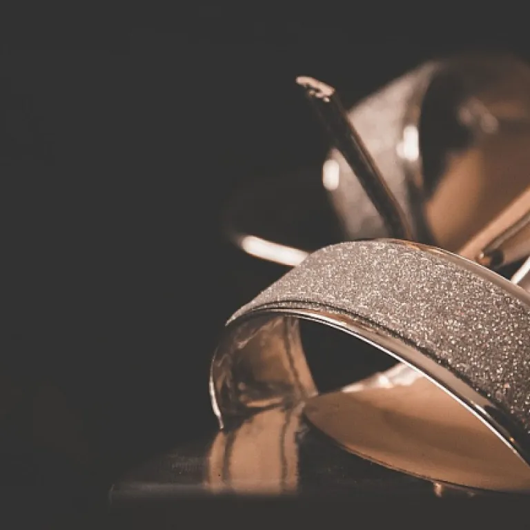 Mastering the Art of Belt Sizing for Women