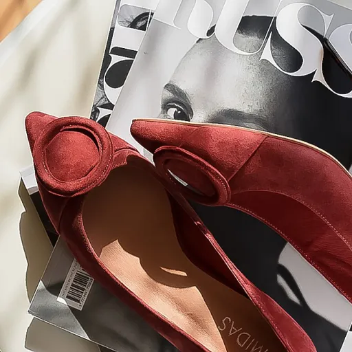 Silk gloves as the new couture essential for modern women