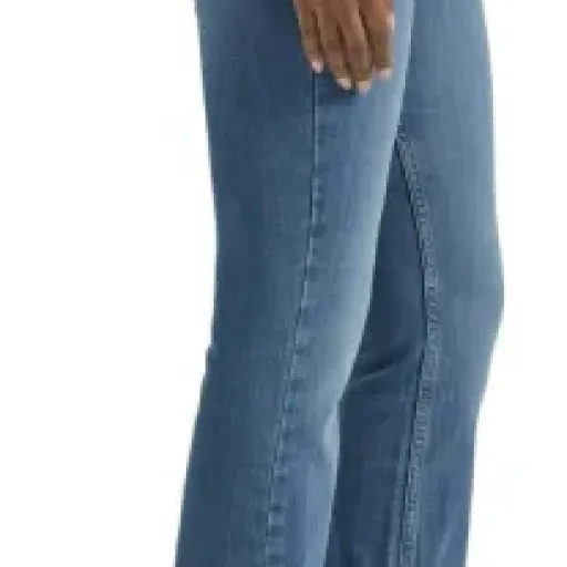 Lee Women's Legendary Mid Rise Bootcut Jean Review: comfy everyday bootcuts with a couple of sizing quirks