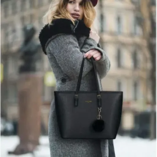 URAQT Women Handbag Tote Bag Review: cheap, roomy laptop tote that looks smart but feels a bit fragile