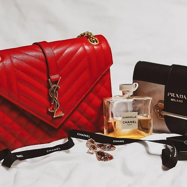 Explore the Allure of Balenciaga Bags